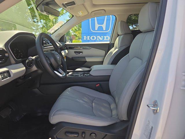 new 2025 Honda Pilot car, priced at $49,305