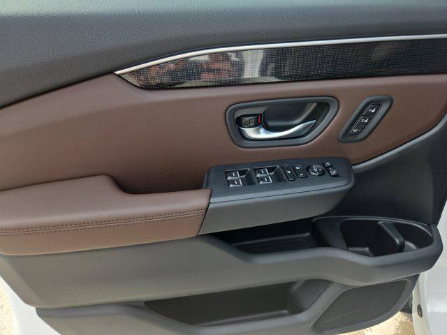 new 2025 Honda Pilot car, priced at $52,830