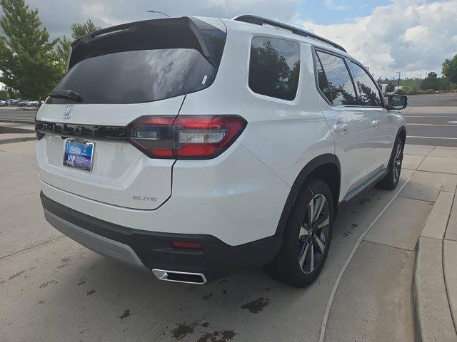 new 2025 Honda Pilot car, priced at $52,830