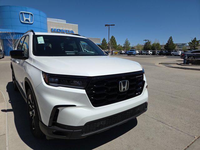 new 2025 Honda Pilot car, priced at $54,985