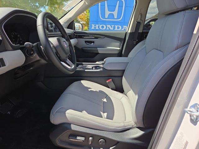 new 2025 Honda Pilot car, priced at $52,280