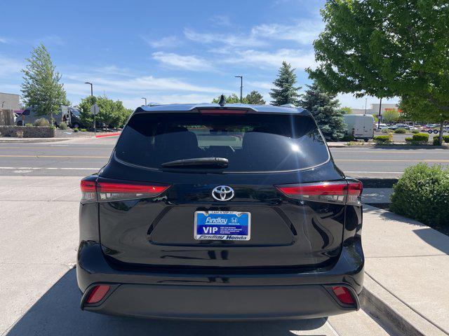 used 2022 Toyota Highlander car, priced at $38,997