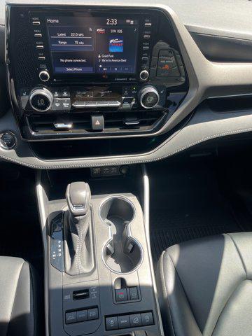 used 2022 Toyota Highlander car, priced at $38,997