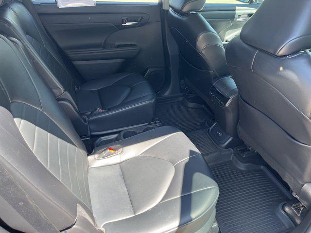 used 2022 Toyota Highlander car, priced at $38,997