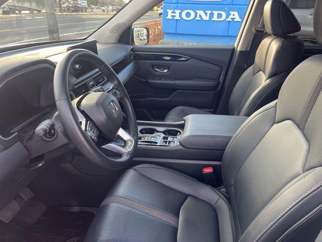 used 2025 Honda Pilot car, priced at $45,797