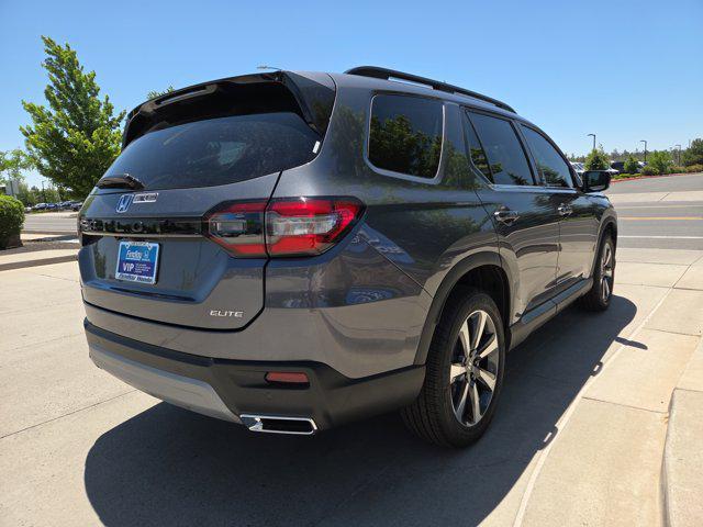 new 2025 Honda Pilot car, priced at $53,060