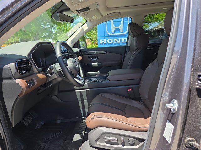 new 2025 Honda Pilot car, priced at $53,060