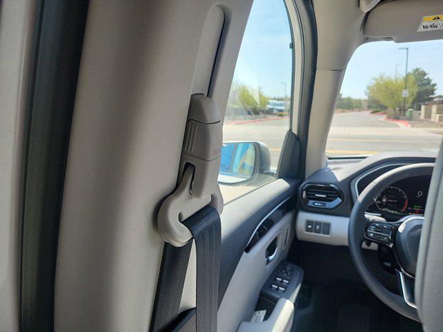 new 2025 Honda Pilot car, priced at $51,905