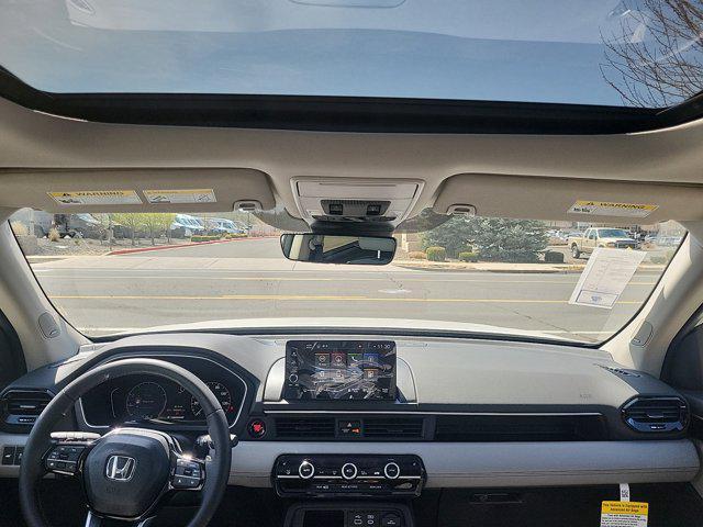 new 2025 Honda Pilot car, priced at $51,905