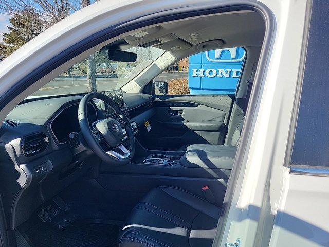 new 2025 Honda Pilot car, priced at $46,680