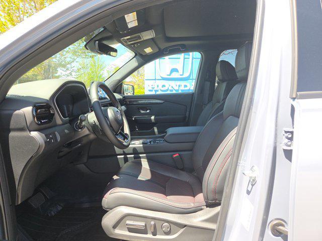 new 2025 Honda Pilot car, priced at $56,485