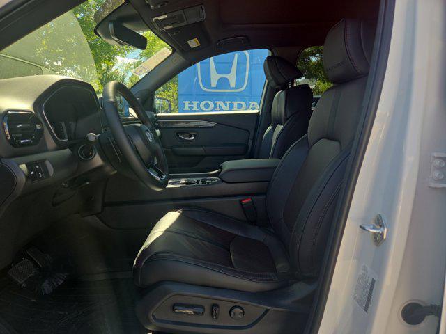 new 2025 Honda Pilot car, priced at $54,285