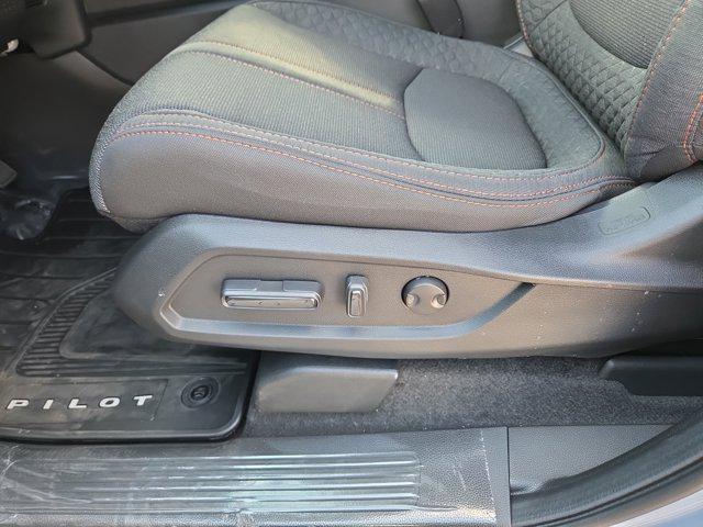 new 2025 Honda Pilot car, priced at $42,050
