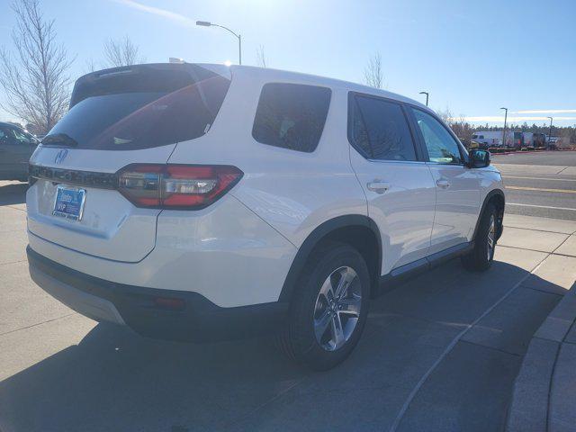 new 2025 Honda Pilot car, priced at $46,735