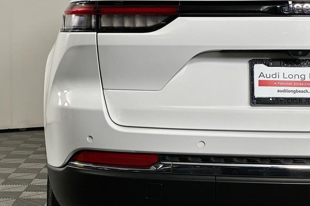 used 2023 Jeep Grand Cherokee car, priced at $24,900