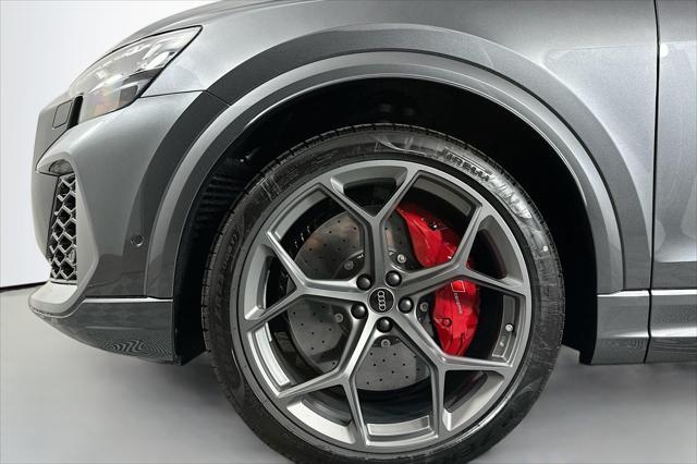 new 2025 Audi RS Q8 car, priced at $150,330