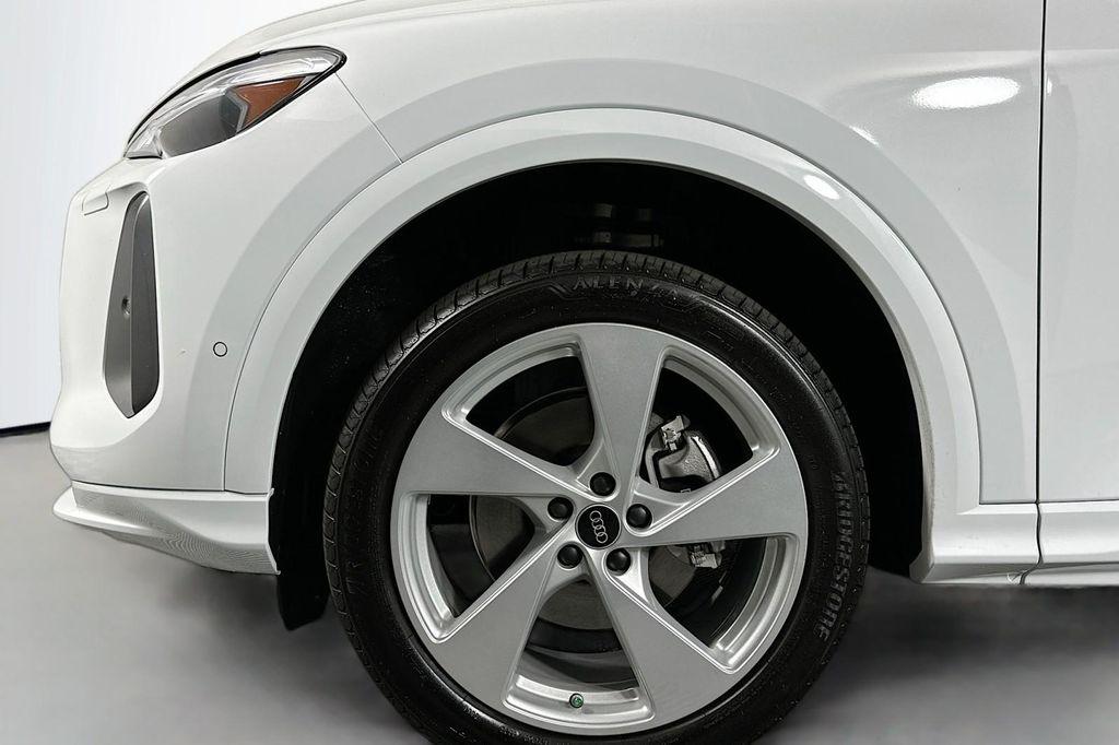 new 2025 Audi Q5 car, priced at $61,300