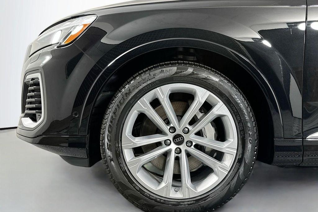 new 2026 Audi Q7 car, priced at $77,005