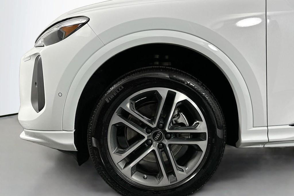 new 2025 Audi Q5 car, priced at $59,490