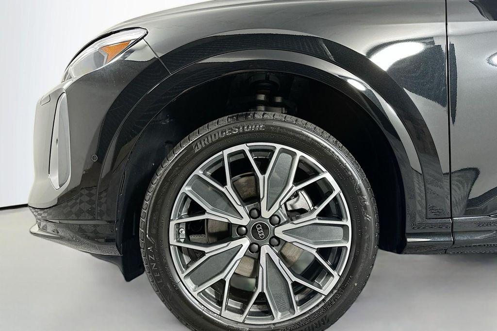 new 2025 Audi Q5 car, priced at $61,890