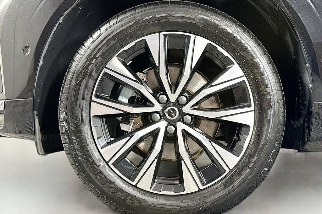 used 2023 Volvo XC60 car, priced at $25,890