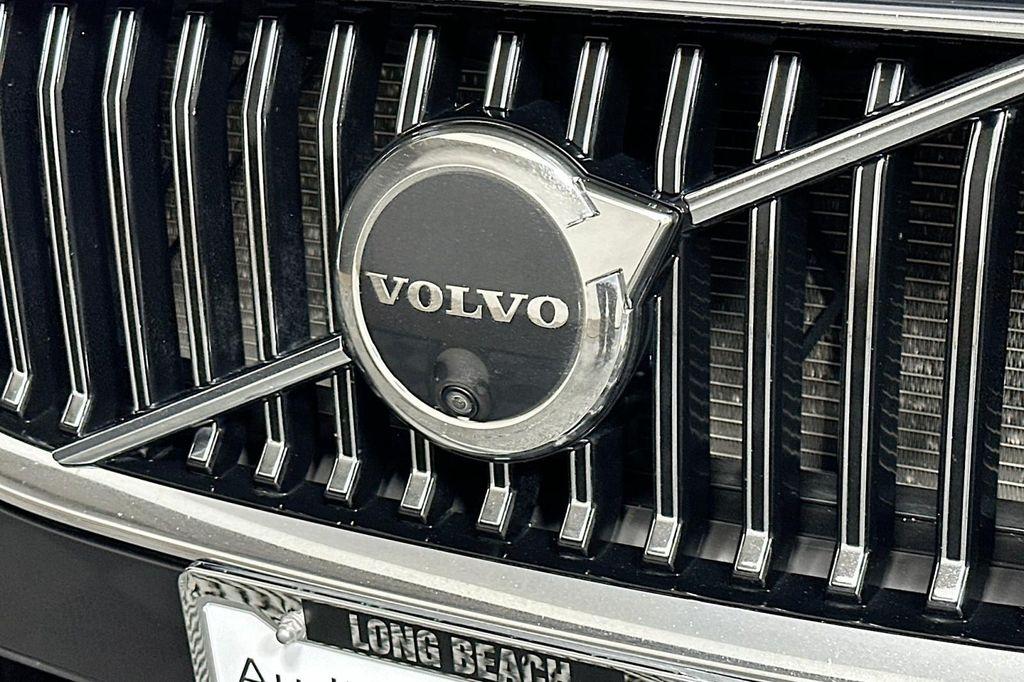 used 2023 Volvo XC60 car, priced at $25,890