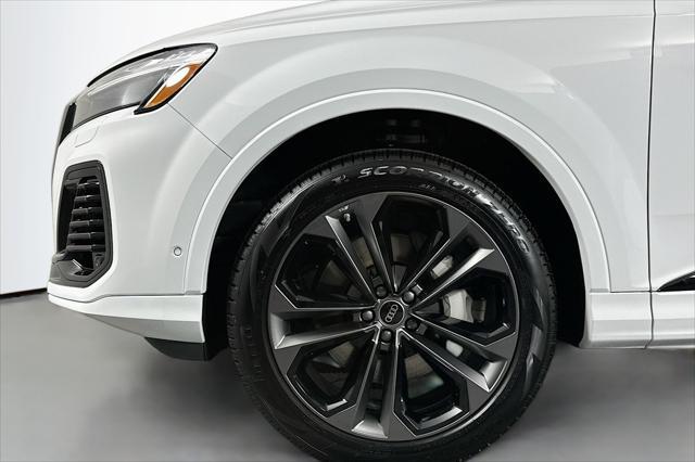 new 2025 Audi Q7 car, priced at $77,460