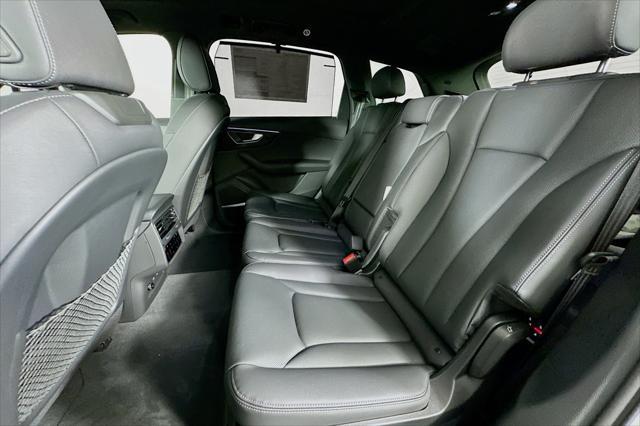 new 2025 Audi Q7 car, priced at $77,460