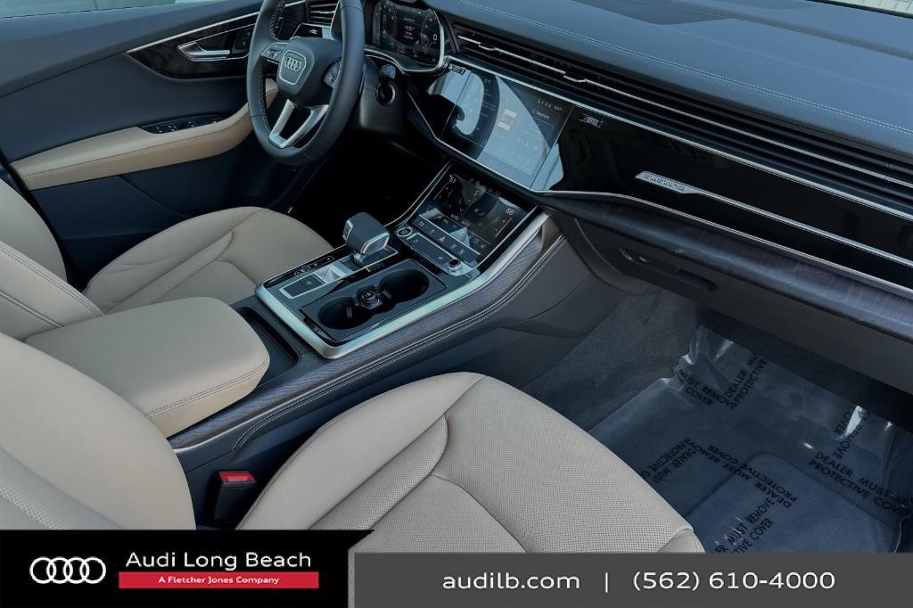 new 2025 Audi Q7 car, priced at $69,425