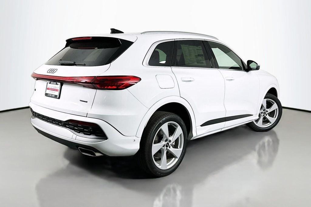 new 2025 Audi Q5 car, priced at $60,975