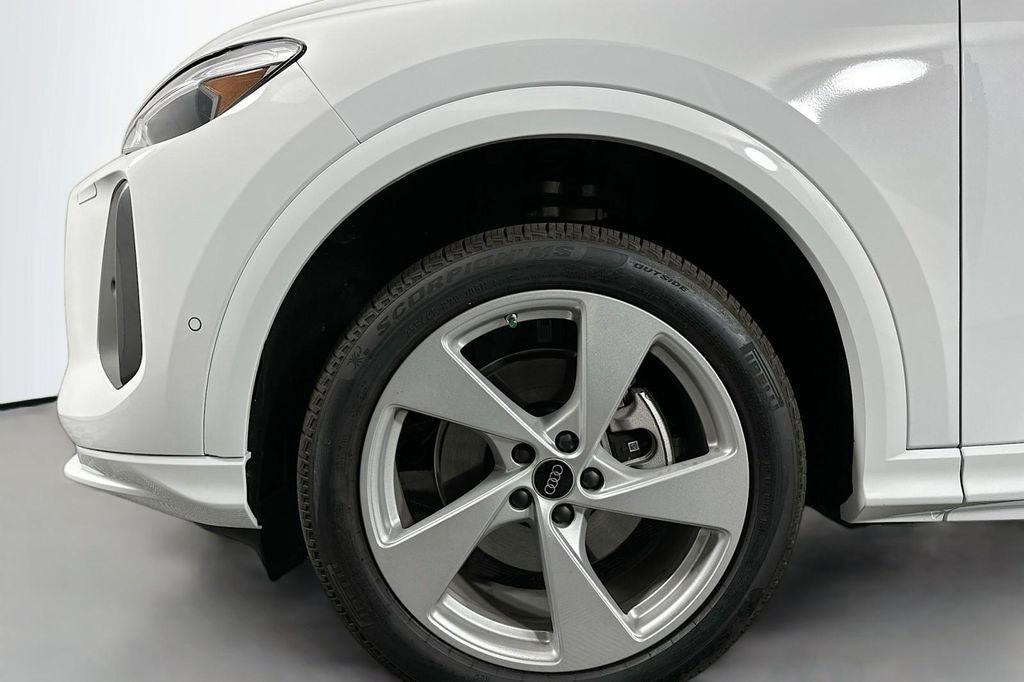new 2025 Audi Q5 car, priced at $60,975