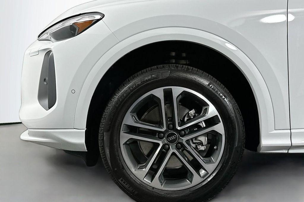 new 2025 Audi Q5 car, priced at $58,100