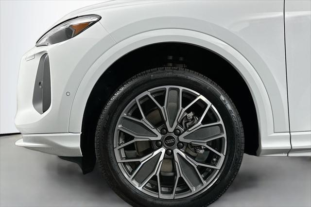 new 2025 Audi Q5 car, priced at $60,340