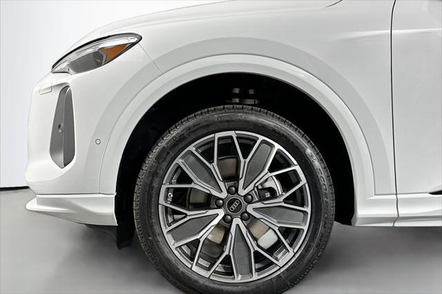 new 2025 Audi Q5 car, priced at $60,960