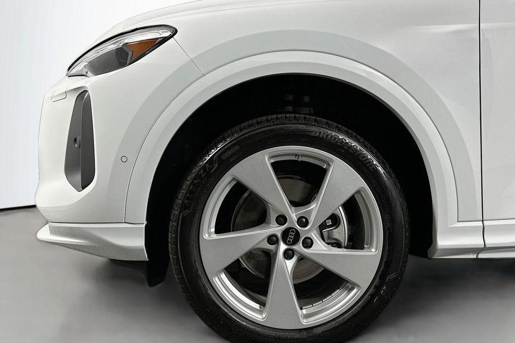 new 2025 Audi Q5 car, priced at $60,290