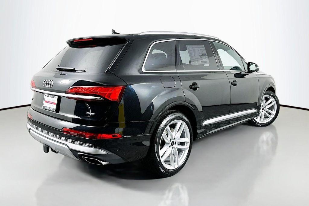 new 2025 Audi Q7 car, priced at $76,770