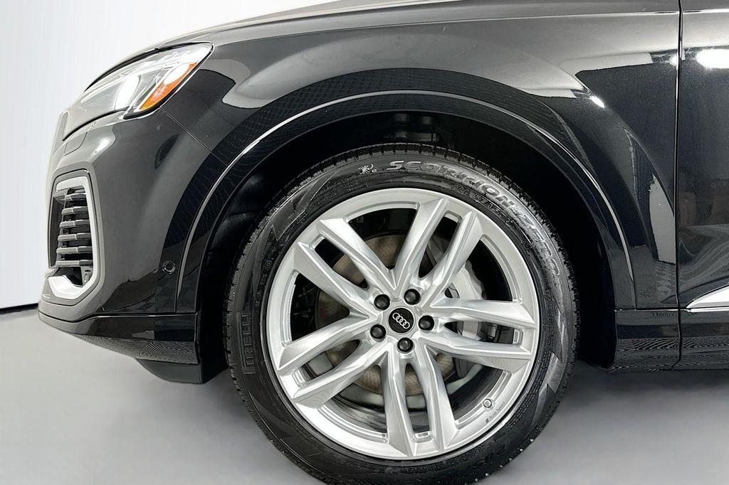 new 2025 Audi Q7 car, priced at $76,770