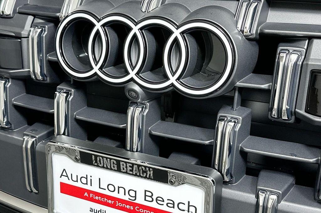 new 2025 Audi Q7 car, priced at $76,770