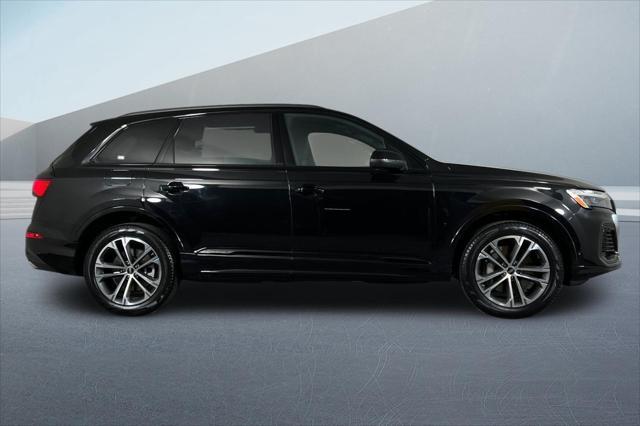 new 2025 Audi Q7 car, priced at $68,260