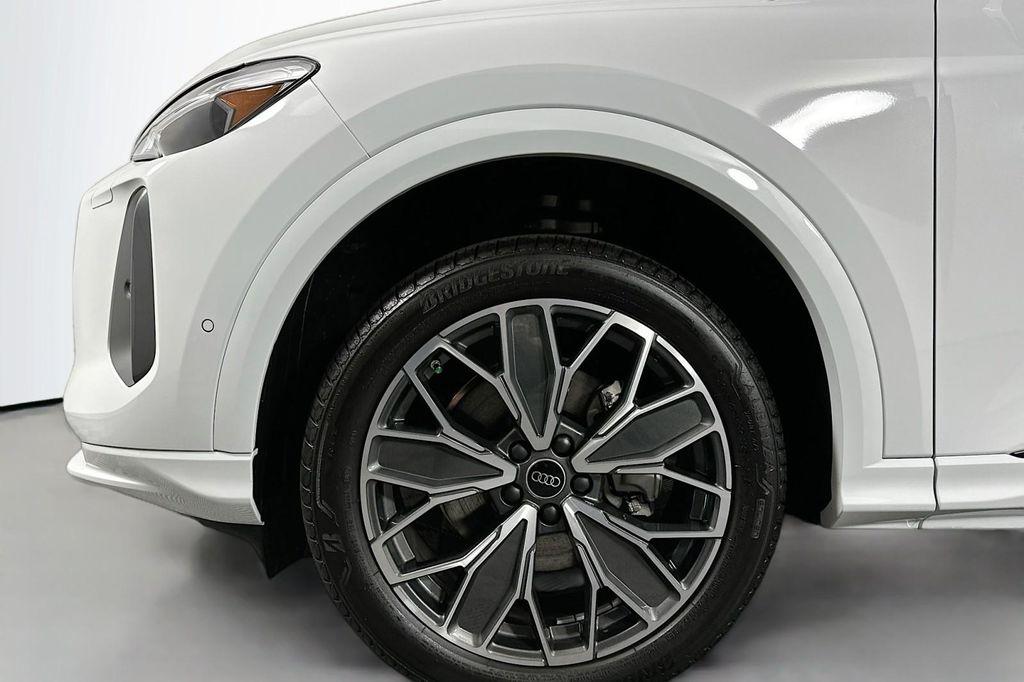 new 2025 Audi Q5 car, priced at $61,300