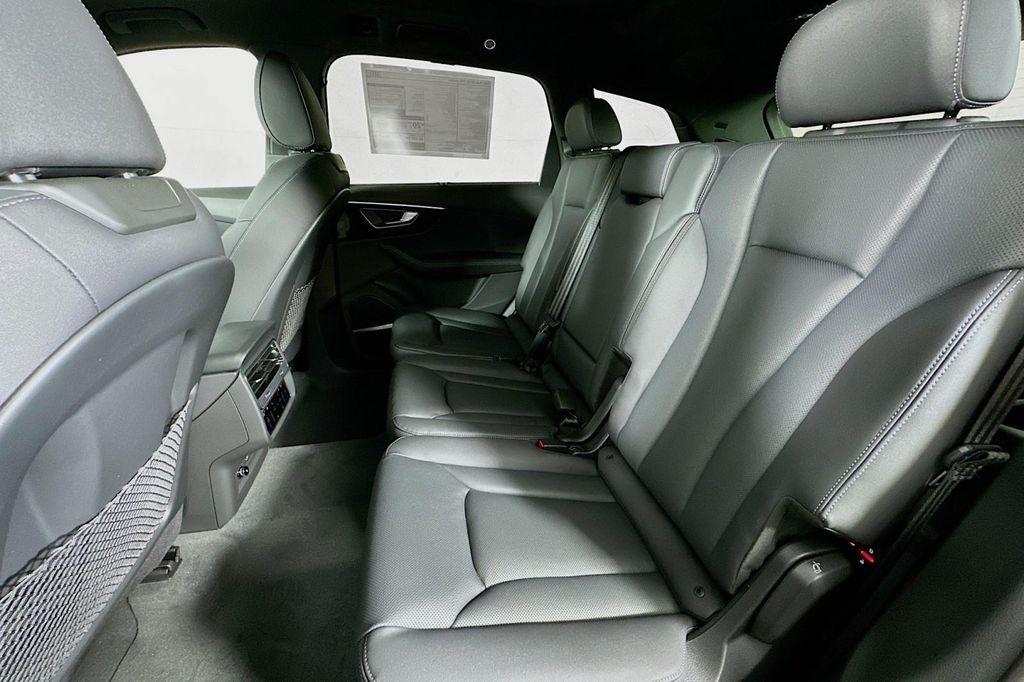 new 2025 Audi Q7 car, priced at $76,900