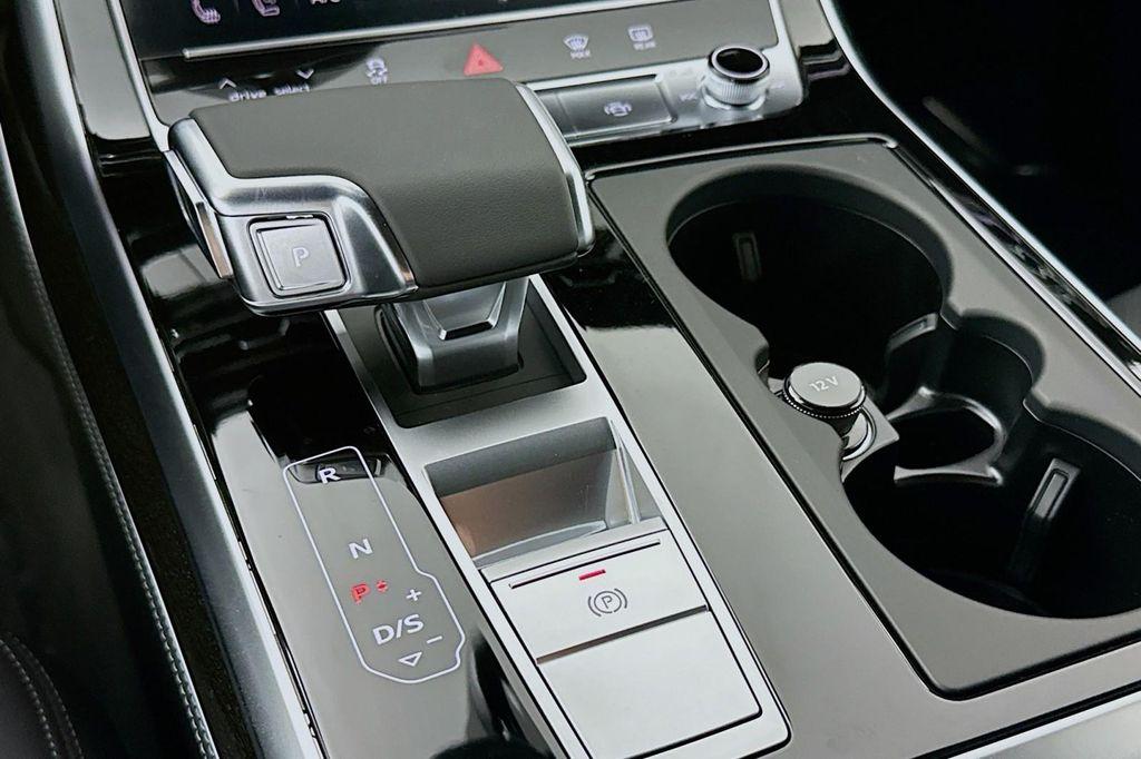 new 2025 Audi Q7 car, priced at $76,900