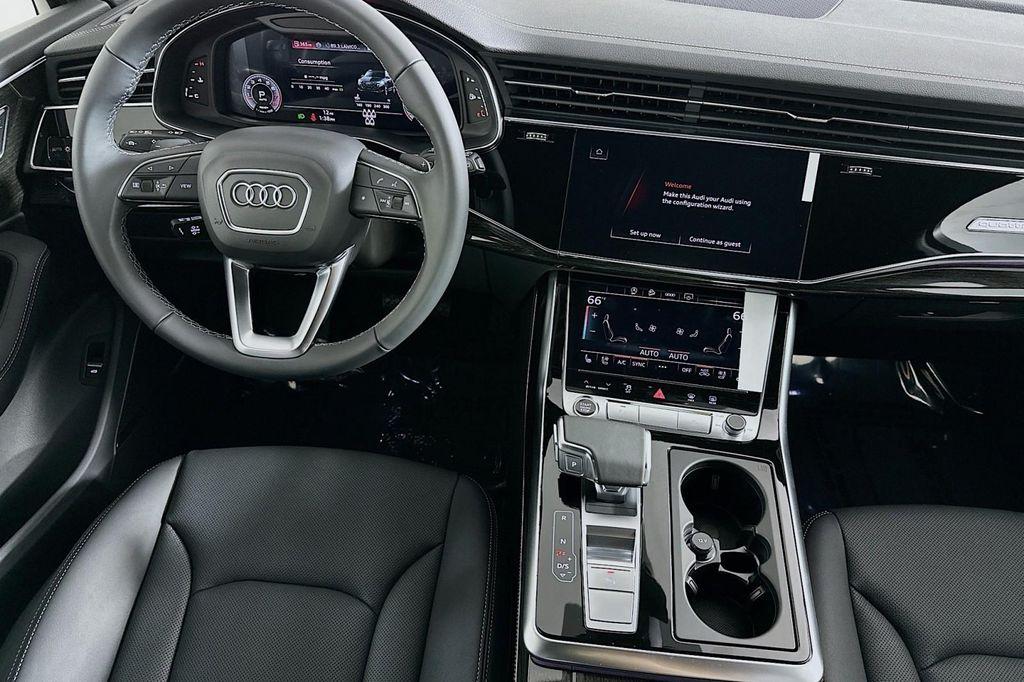 new 2025 Audi Q7 car, priced at $76,900