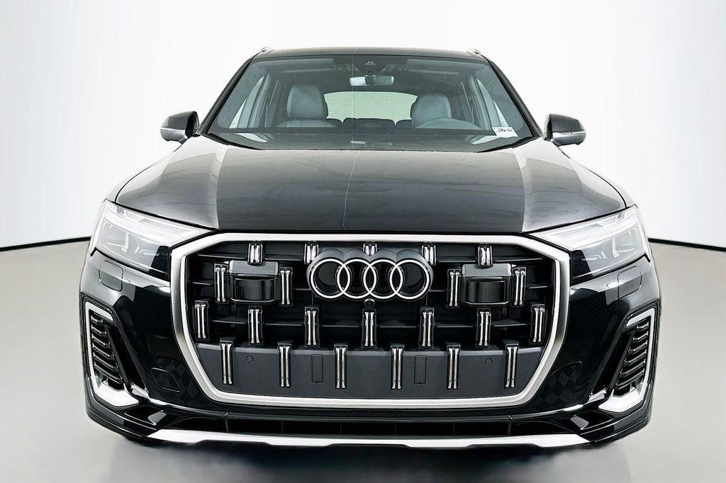 new 2025 Audi Q7 car, priced at $76,900