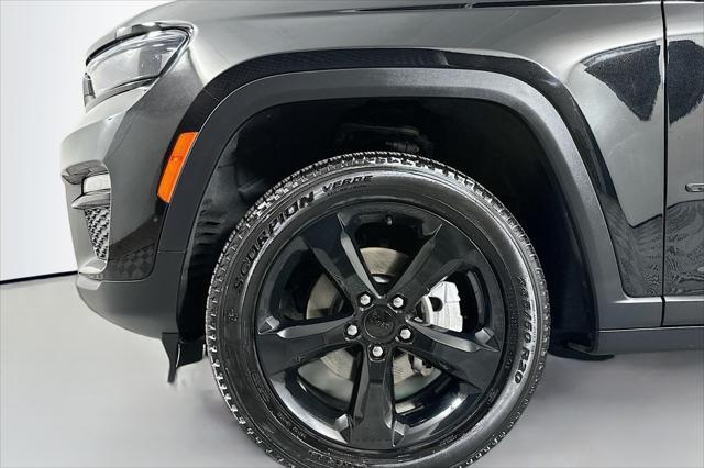 used 2024 Jeep Grand Cherokee car, priced at $40,594