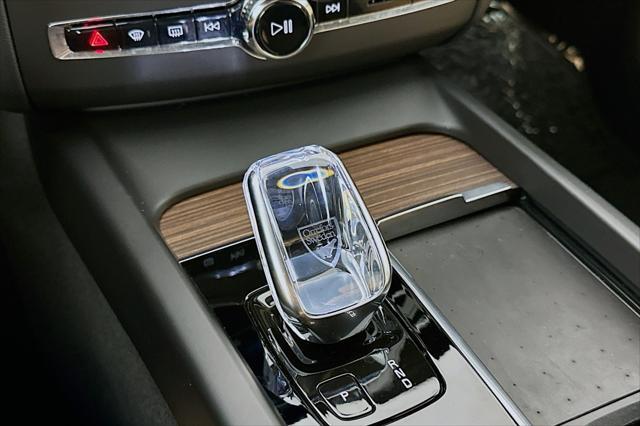 used 2022 Volvo XC60 car, priced at $31,992