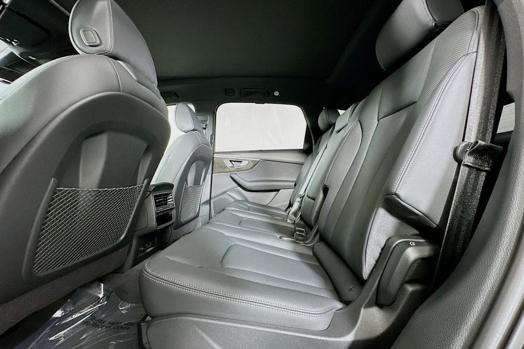 new 2026 Audi Q7 car, priced at $73,105