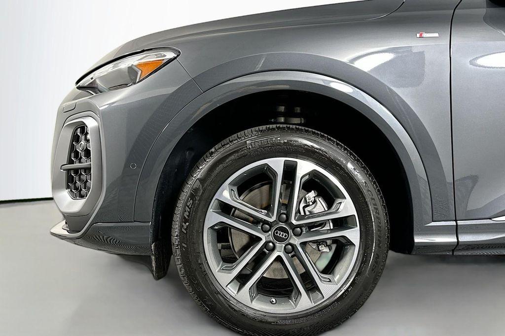new 2025 Audi Q5 car, priced at $59,435
