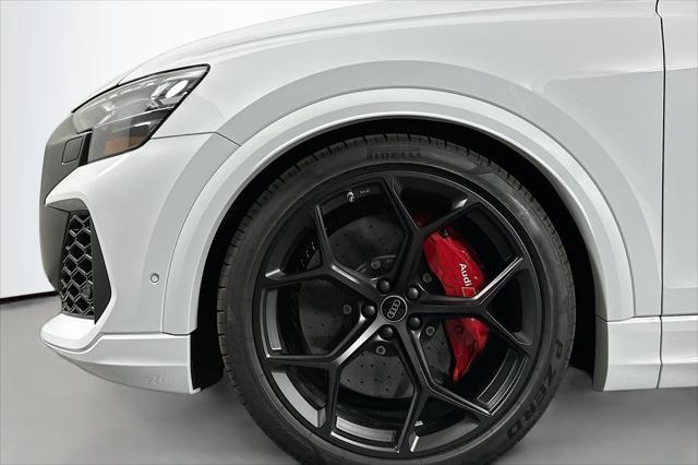 new 2025 Audi RS Q8 car, priced at $154,600