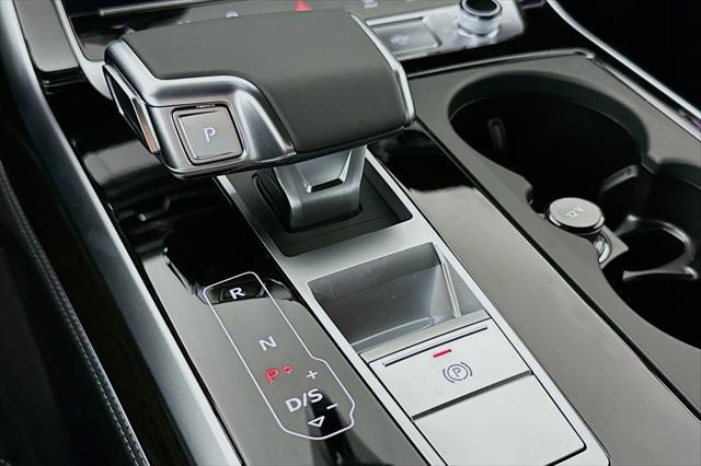 new 2025 Audi Q7 car, priced at $76,610